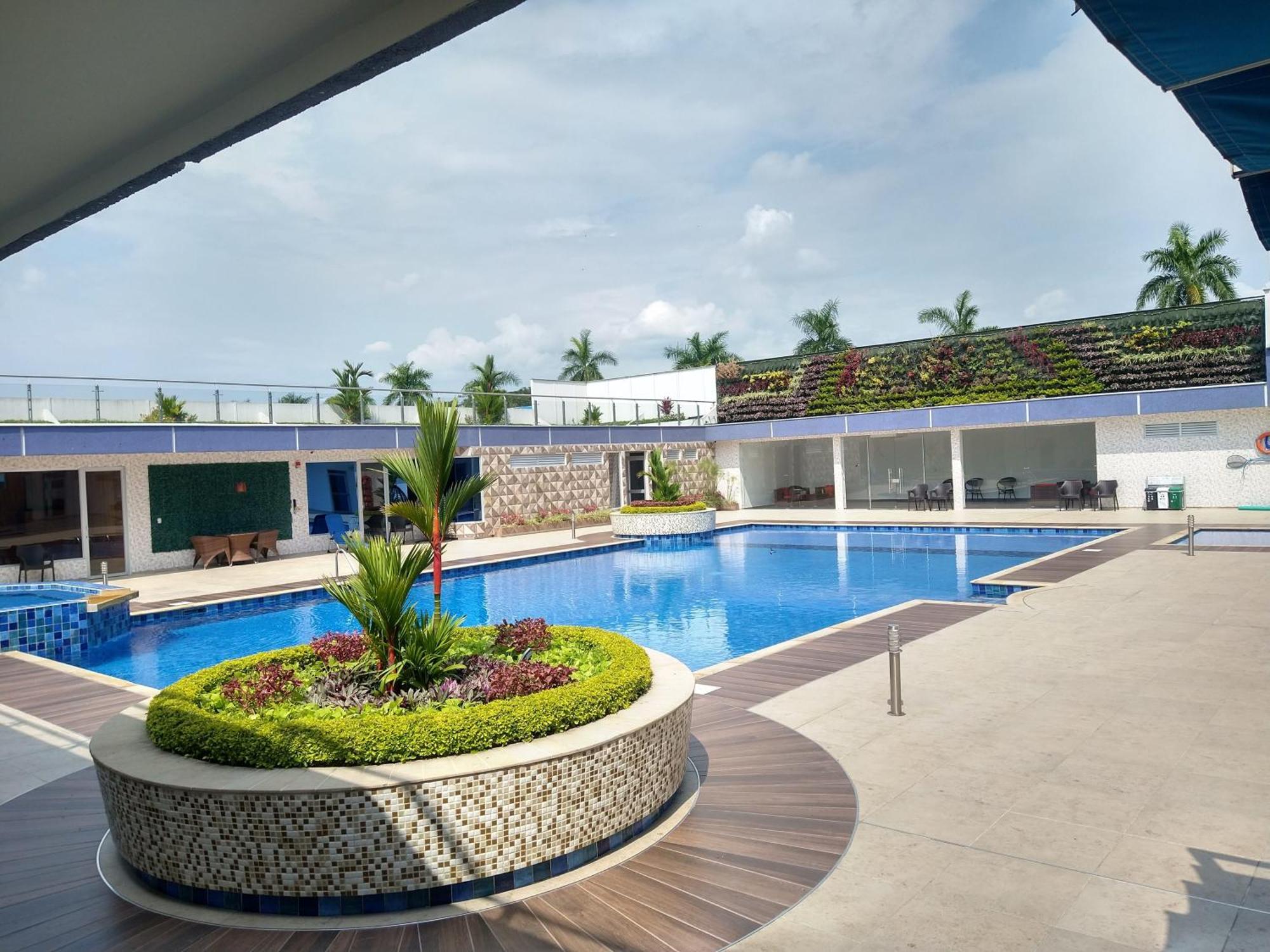 Hotel Royal Elim International Кали Экстерьер фото Club House