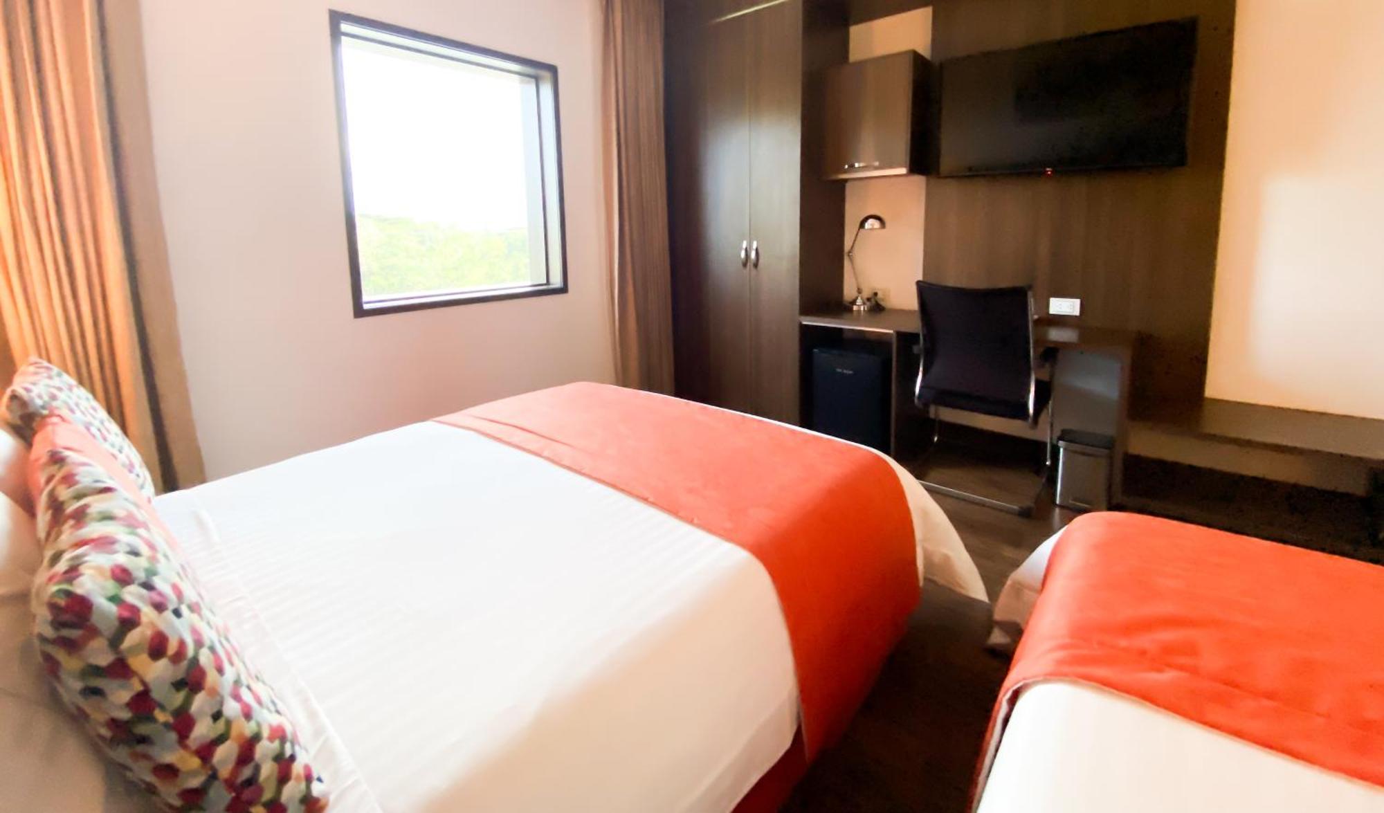 Hotel Royal Elim International Кали Экстерьер фото A room at the hotel