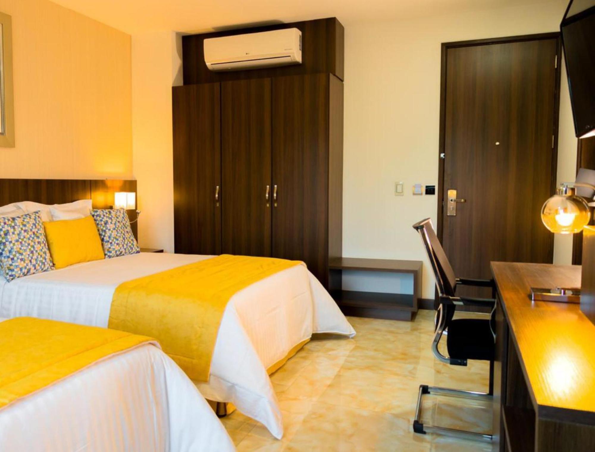 Hotel Royal Elim International Кали Экстерьер фото