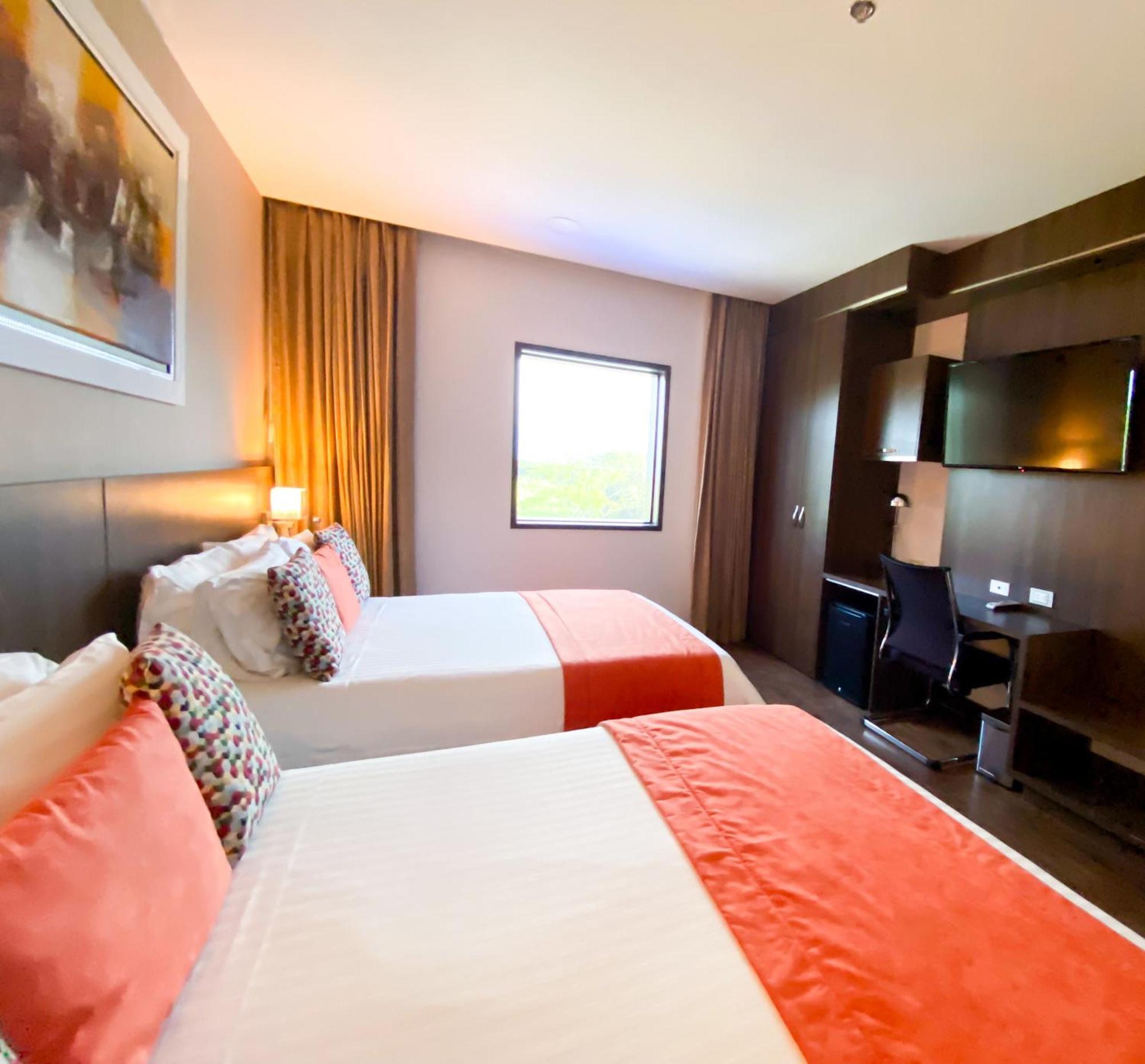 Hotel Royal Elim International Кали Экстерьер фото A room at the hotel