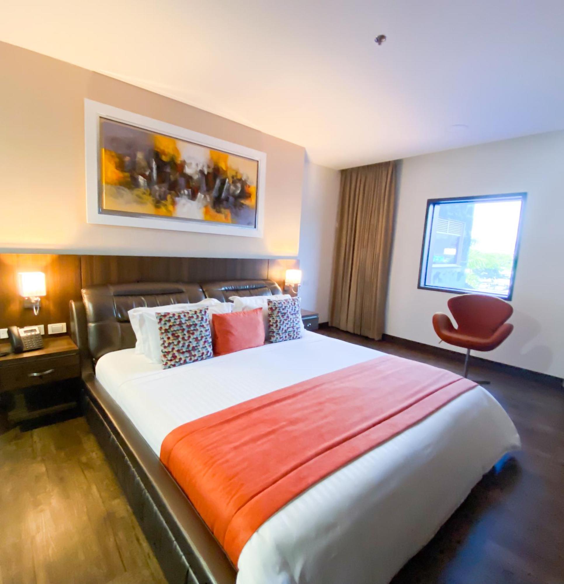 Hotel Royal Elim International Кали Экстерьер фото A bedroom at the hotel