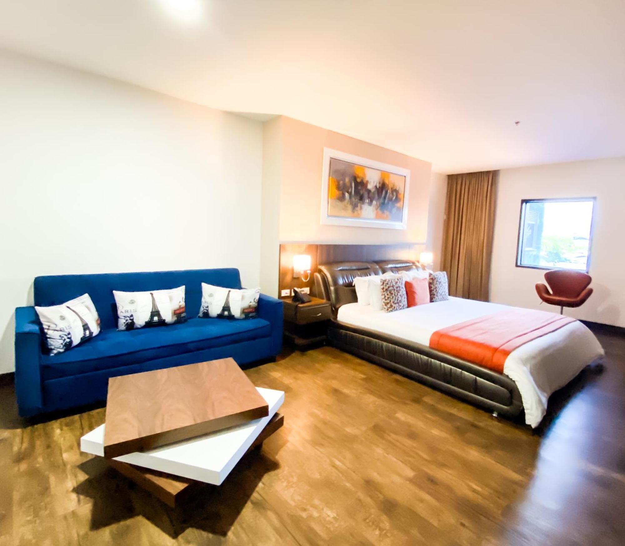 Hotel Royal Elim International Кали Экстерьер фото A room at the hotel
