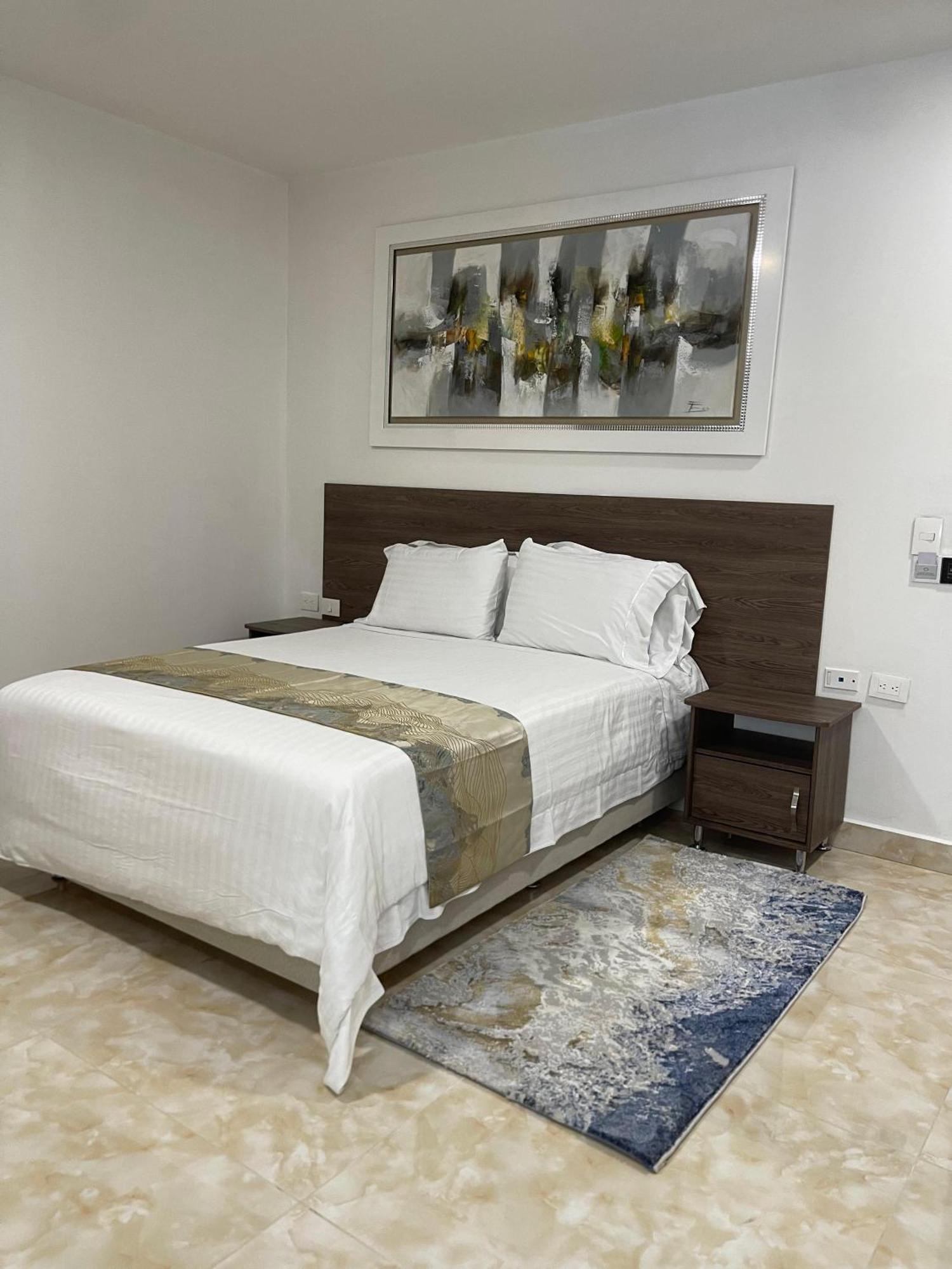 Hotel Royal Elim International Кали Экстерьер фото A bedroom at the hotel